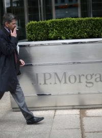 Největší americká banka JPMorgan oznámila miliardové ztráty