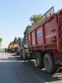 Poslední přípravy zemědělců na protestní akci na okraji Čáslavi