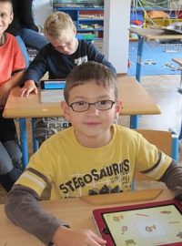 Na Speciální ZŠ Poděbrady se děti učí s iPady