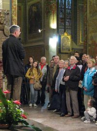 Noc kostelů 2012 na Vyšehradě s prohlídkou presbytáře a hlavní chrámové lodi