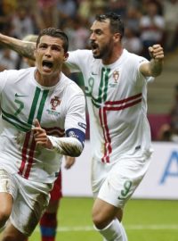 Cristiano Ronaldo slaví postupový gól do sítě českého týmu