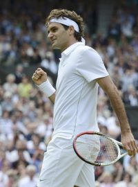 Roger Federer postoupil do semifinále Wimbledonu