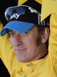 Do žlutého dresu lídra Tour de France se oblékl po 7. etapě Bradley Wiggins