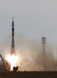 Vesmírná loď Sojuz TMA-05M vzlétla k Mezinárodní vesmírné stanici (ISS) se třemi kosmonauty