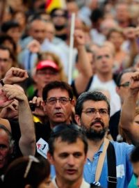 Demonstranti protestují v Barceloně proti dalším úsporným opatřením španělské vlády