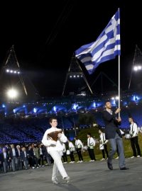 Na stadion jako první vstoupili sportovci z Řecka