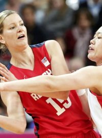 2012-07-28TChina&#039;s Chen Xiaoli (R) and Czech Republic&#039;s Eva Vítečková  fight for the ball during the women&#039;s Group A basketball match at the London  2012 Olympic Games in the Basketball arena July 28, 2012