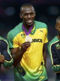 Yohan Blake, Usain Bolt a Warren Weir, jamajští sprinteři na stupních vítězů po dvoustovce. Olympiáda, Londýn 2012