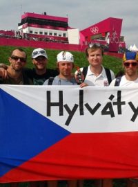 Fanoušci Jaroslava Kulhavého v olympijském areálu pro horská kola