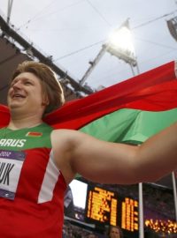 Takhle slavila koulařka Ostapčuková olympijský triumf. Teď o něj kvůli dopingu přišla