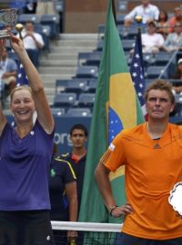 Květa Peschkeová (vpravo) si zahrála své třetí finále mixu na US Open