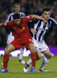 West Bromwich Albion&#039;s George Thorne (R) challenges Liverpool&#039;s Daniel Pacheco during their English League Cup soccer match at The Hawthorns in Birmingham September 26, 2012