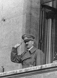 Adolf Hitler a Hermann Göring 16. března 1938