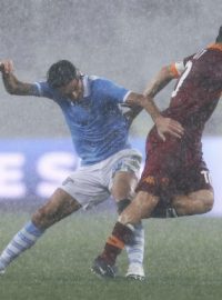 AS Řím potřetí v lize na Lazio nestačil a prohrál s městským rivalem 2:3