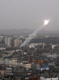 Palestinci odpalují rakety z obydlených částí Gazy