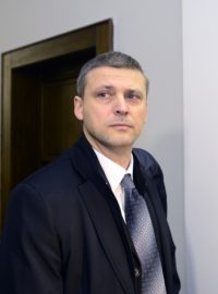 Poslanec Roman Pekárek, nepravomocně odsouzený za korupci, u Vrchního soudu v Praze