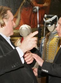 Francouzský herec Gerard Depardieu s tehdejším ruským premiérem, dnes už prezidentem Vladimirem Putinem na snímku z prosince 2010