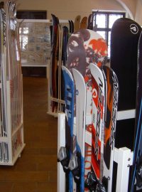 Výstava o historii lyžování  &quot;Ať to fičí aneb Novoměstsko, kolébka lyžování&quot; v Horáckém muzeu