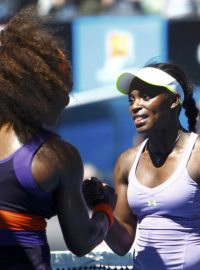 Serena Williamsová (vlevo) a Sloan Stephensová