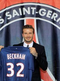 David Beckham s dresem svého nového klubu Paris St. Germain