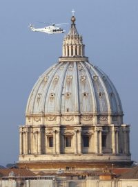 Papež Benedikt XVI. opustil Vatikán ve vrtulníku, letí do letního sídla papežů v Castel Gandolfo