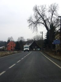 Přemíra kamionové dopravy na silnici 2. třídy mezi Českou Lípou a Žandovem