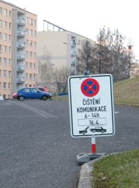 Čištění ulic, které začalo v Teplicích, na sídlišti Nová Ves