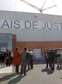 Soud s pěti bývalými manažery zaniklé firmy PIP v Marseille se bude kvůli velkému počtu účastníků konat ve sportovní hale