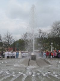 Mariánské Lázně zahájily 205. sezonu. Zpívající fontána