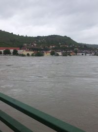 Rozvodněný Dunaj v dolnorakouské Kremži