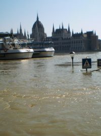 Rozvodněný Dunaj v Budapešti