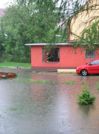 Část Karlovarského kraje zasáhly přívalové deště