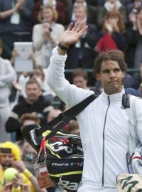 Rafael Nadal se loučí s Wimbledonem, překvapivě už po prvním kole