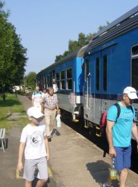 Přestup z busu do vlaku v Křižanech