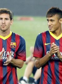 Lionel Messi (vlevo) a Neymar v barcelonském dresu