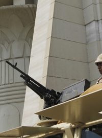 Egyptská armáda pokračuje v likvidaci Muslimského bratrstva