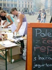 Náměstí v Plzni provoněl První český Festival polévek