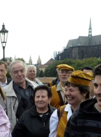 Manželka prezidenta republiky Ivana Zemanová (vlevo) otevřela 14. září pro návštěvníky takzvané Produkční zahrady Pražského hradu