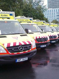Deset nových sanitních vozů pražské záchranné služby