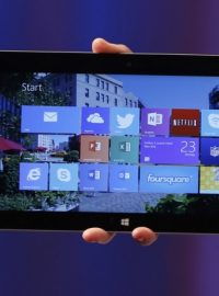 Microsoft začal prodávat nový tablet Surface