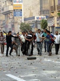 Egyptské bezpečnostní síly zadrželi zastánce svrženého egyptského prezidenta Mursího u Ramsesova náměstí v Káhiře