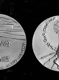 Medaile udělovaná s vyznamenáním Spravedlivý mezi národy