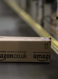 Záběr z nového distribučního centra Amazonu v německém Brieselangu, nedaleko Berlína