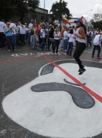 Demonstrace proti prezidentu Nicolasi Madurovi ve Venezuele v Caracasu