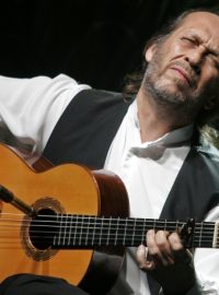 Španělský kytarový virtuos Paco de Lucía na snímku z roku 2008