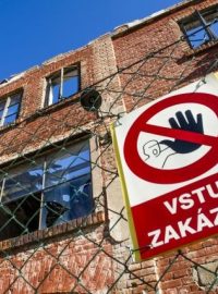 Radnice Hradce Králové začala chystat demolici zchátralého historického objektu ve čtvrti Kukleny