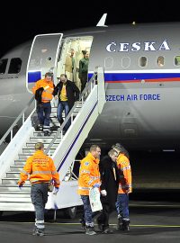 Přílet leteckého speciálu z Ukrajiny se zraněnými