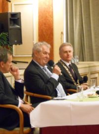 Prezident Miloš Zeman diskutoval s Přerovany