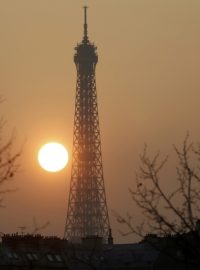 Paříž trápí smog