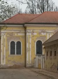 Rekonstrukce hřebčína v Kladrubech nad Labem je zhruba v pětině